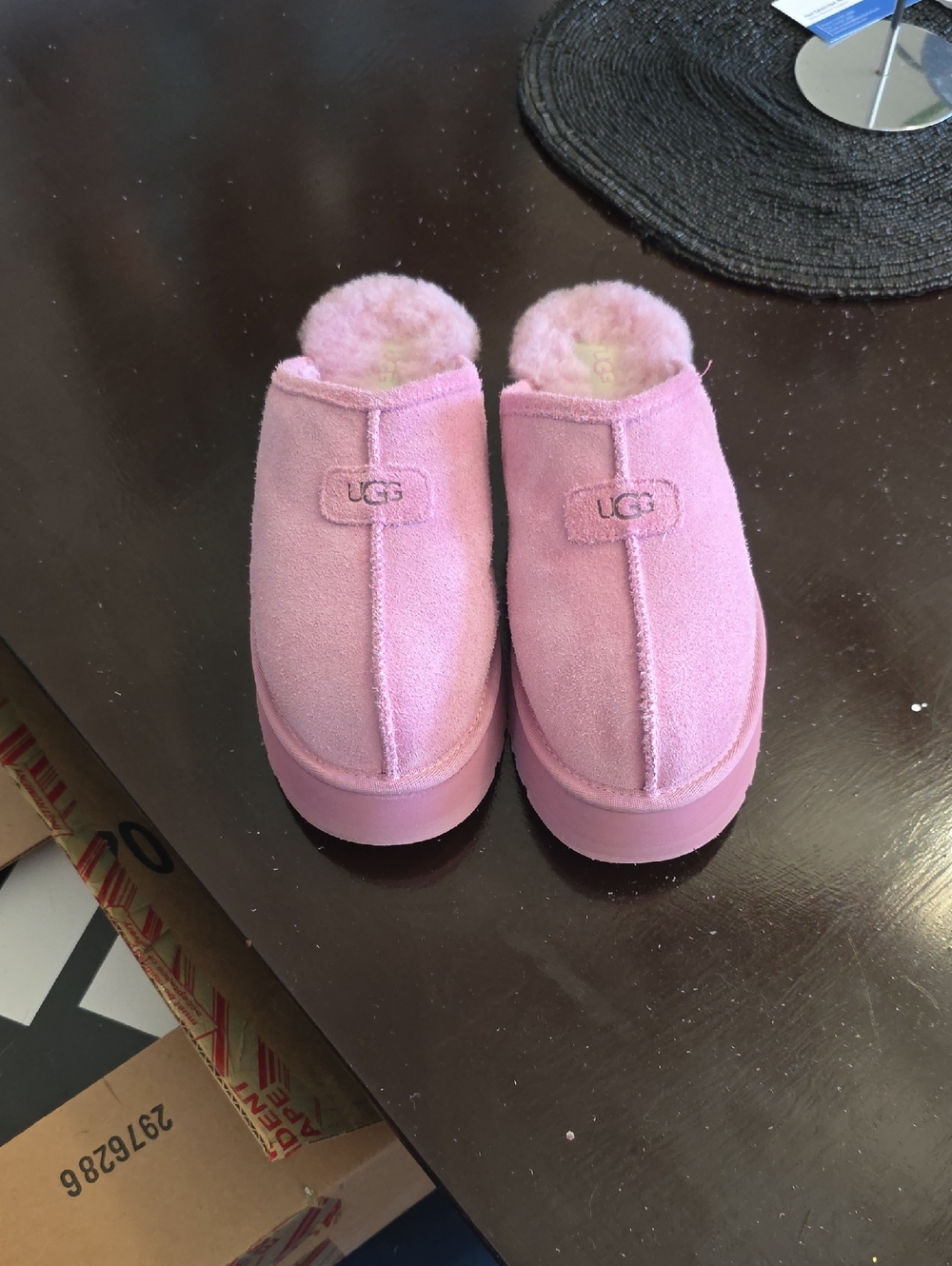 UGG SLIPPERS/ MULES PINK SZ 9 - Picture 2 of 6